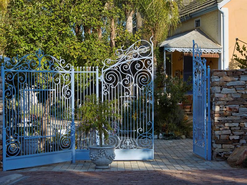 Guest House in the heart of Clanwilliam - Photo 4