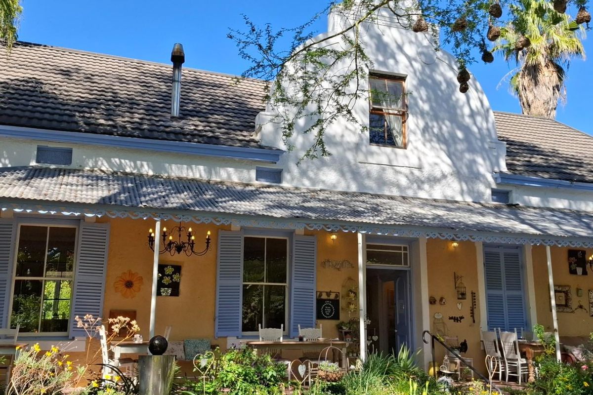 Guest House in the heart of Clanwilliam - Photo 2