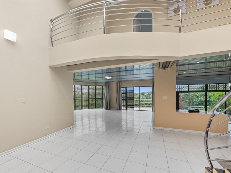4 Bedroom House To Rent in Dawncliffe, Westville - Photo 9