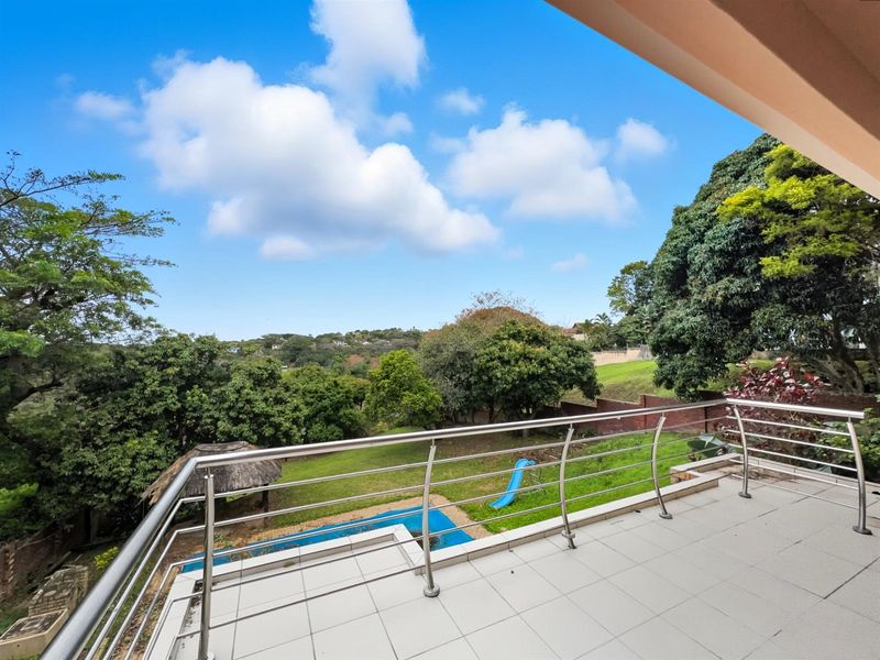 4 Bedroom House To Rent in Dawncliffe, Westville - Photo 2