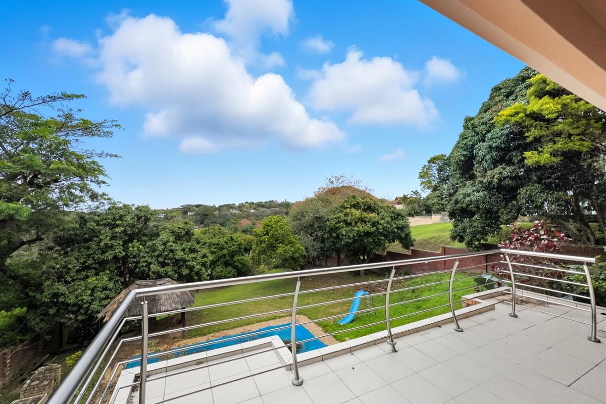 4 Bedroom House To Rent in Dawncliffe, Westville - Photo 2