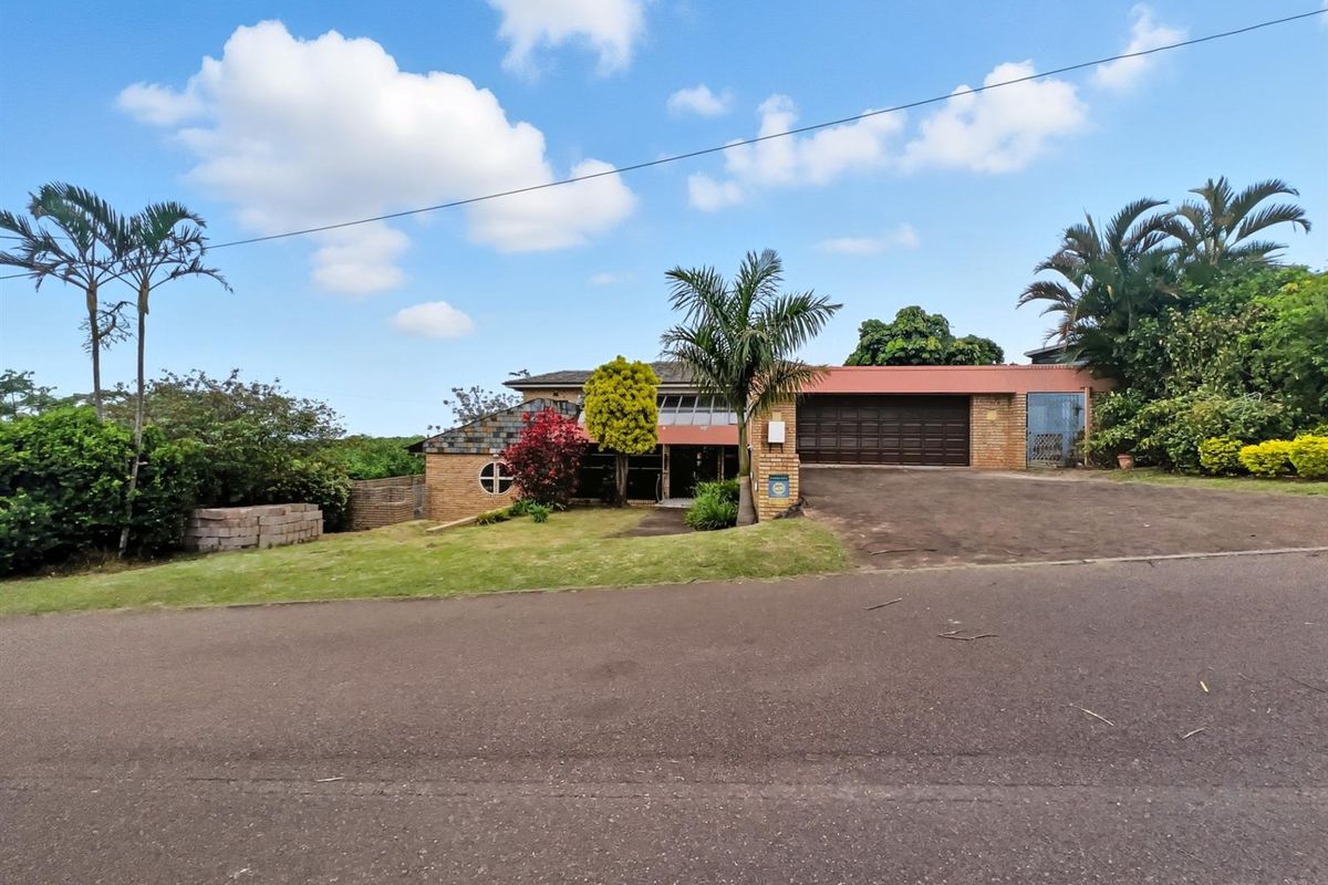 4 Bedroom House To Rent in Dawncliffe, Westville - Photo 4