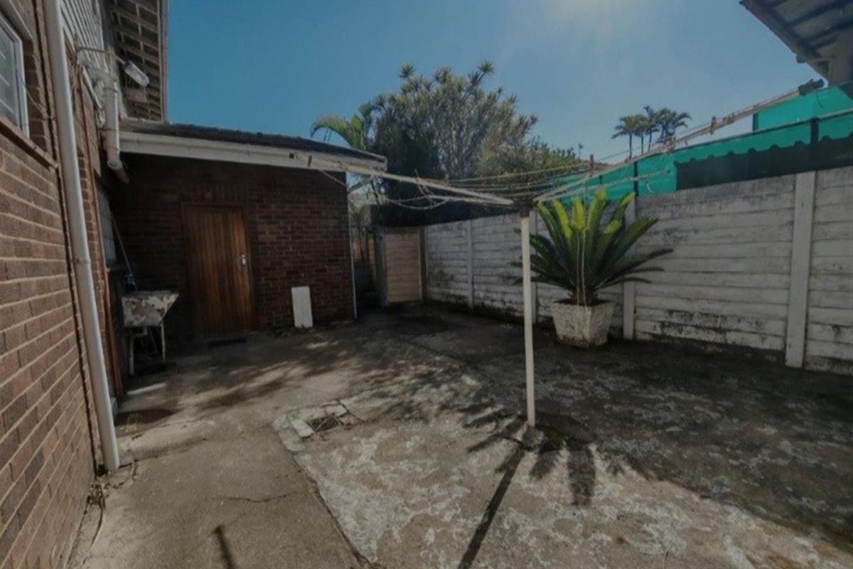 Stunning and precious 5 bedroom home,5  bathroom perfectly nestled in the heart of glenwood,berea - Photo 5