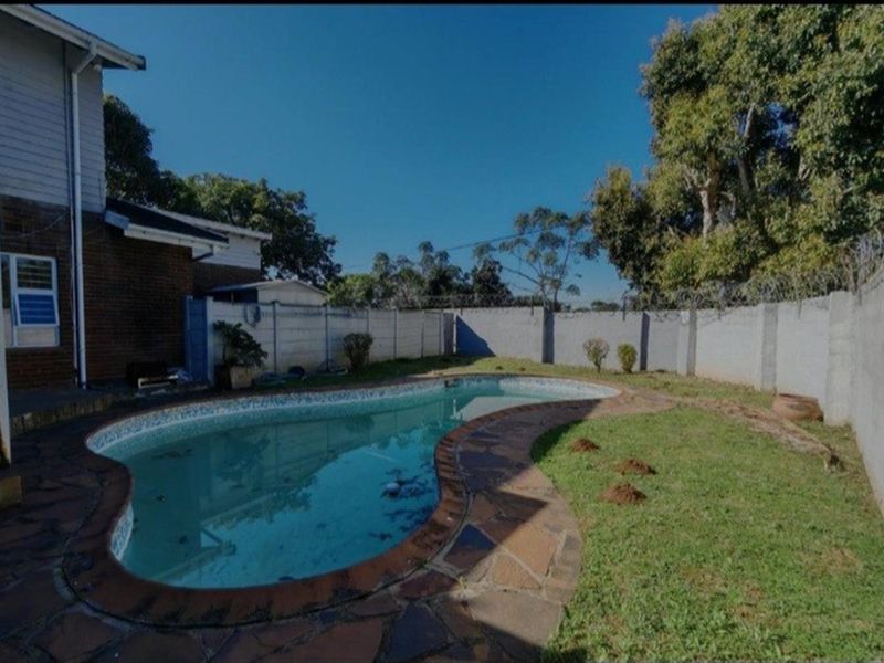 Stunning and precious 5 bedroom home,5  bathroom perfectly nestled in the heart of glenwood,berea - Photo 3