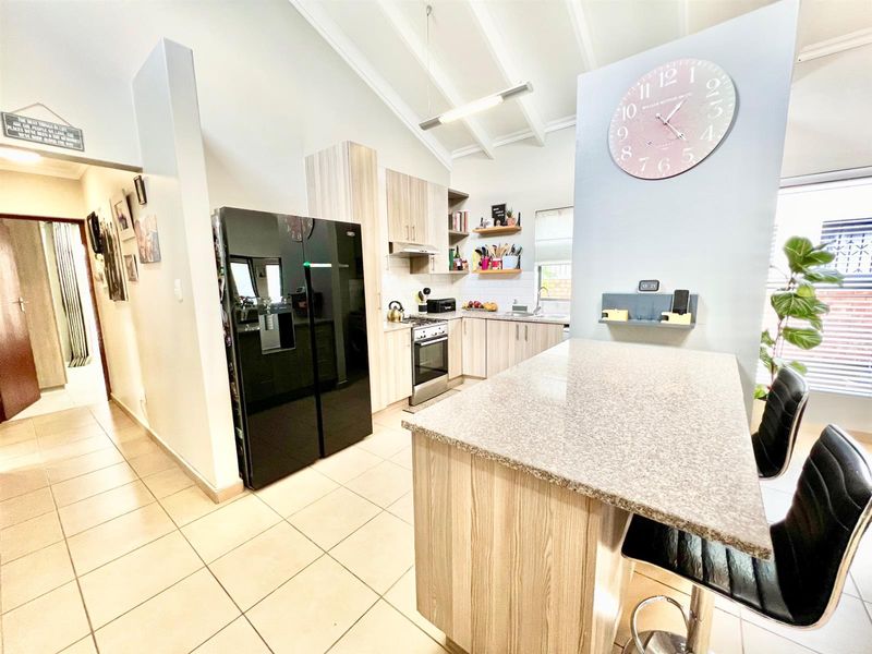 Townhouse For Sale in Summerset, Midrand - Photo 6