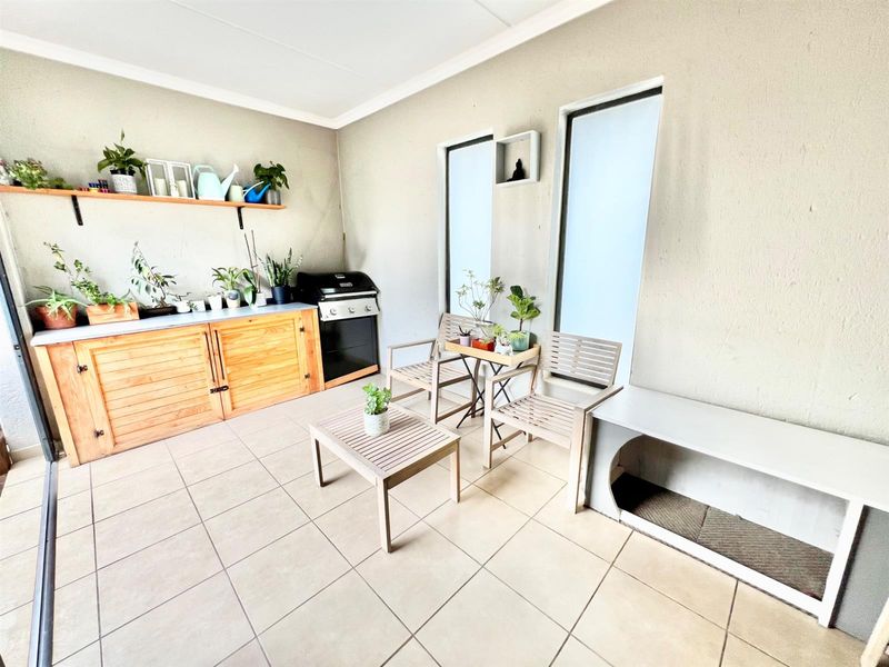 Townhouse For Sale in Summerset, Midrand - Photo 3