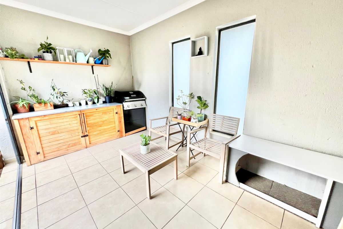 Townhouse For Sale in Summerset, Midrand - Photo 3