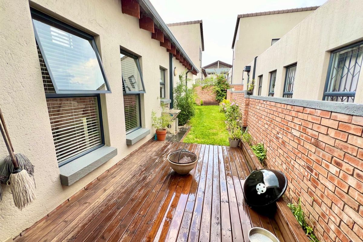 Townhouse For Sale in Summerset, Midrand - Photo 4