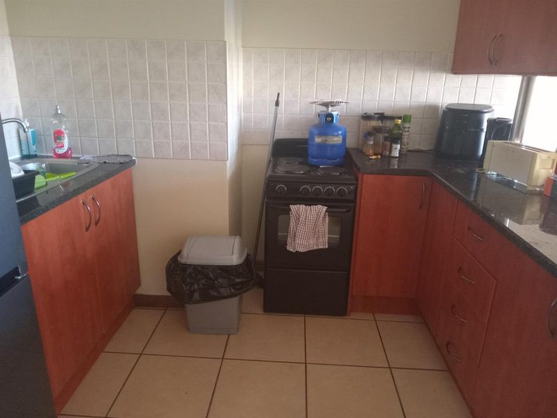 REDUCED PRICE Apartment Available in Hillcrest, Pretoria - Photo 2