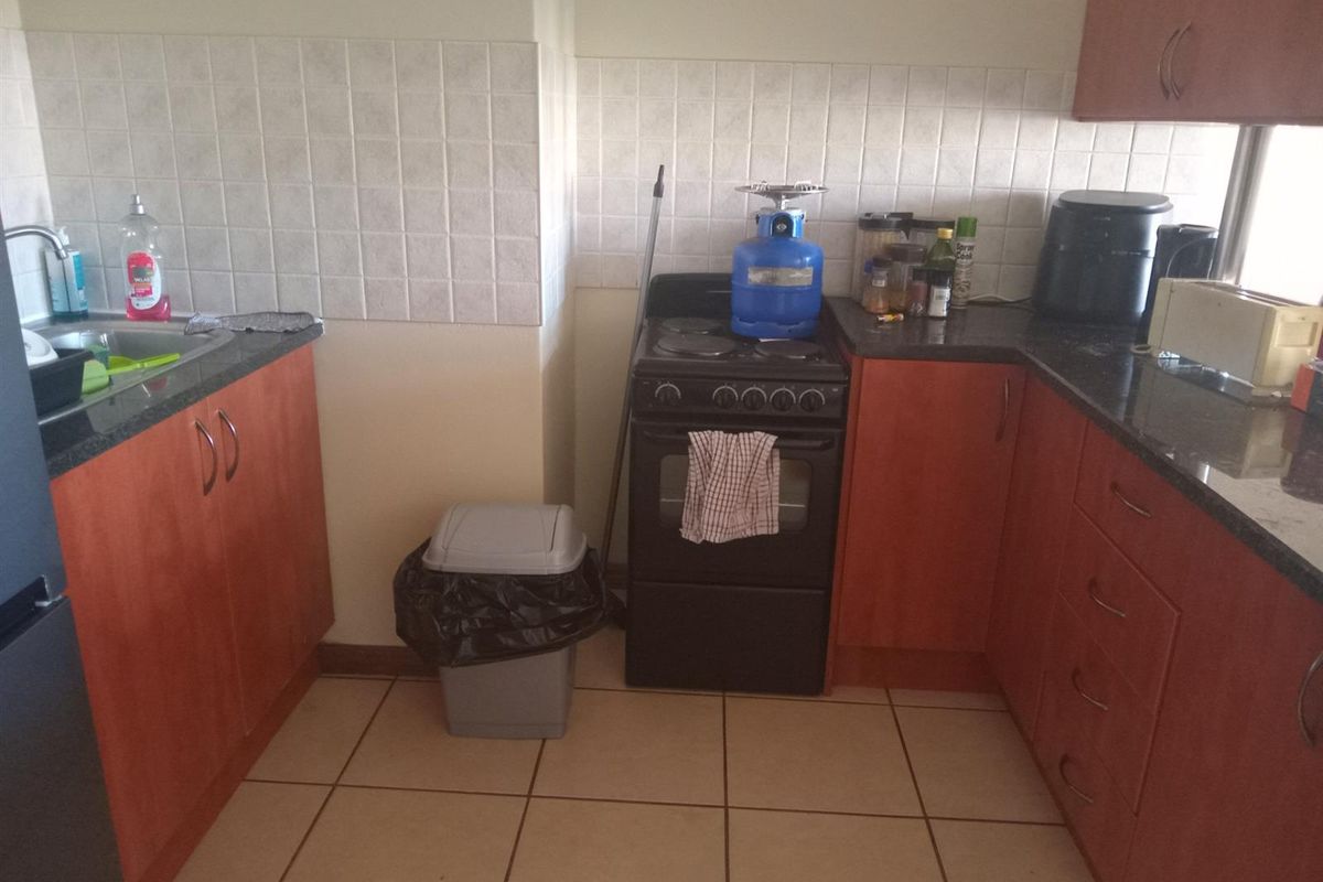 REDUCED PRICE Apartment Available in Hillcrest, Pretoria - Photo 2