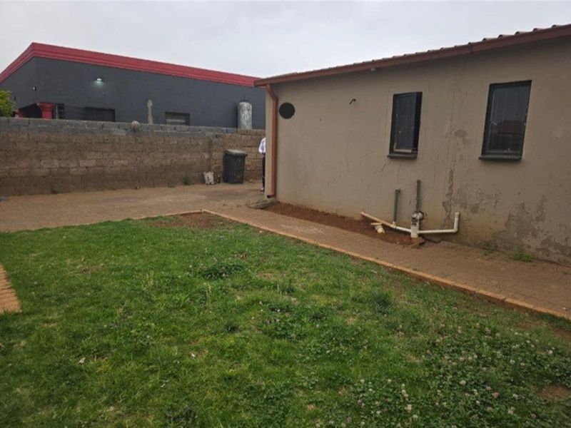 House For Sale in Protea Glen, Soweto - Photo 9