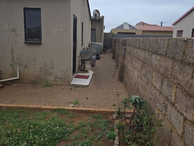 House For Sale in Protea Glen, Soweto - Photo 10