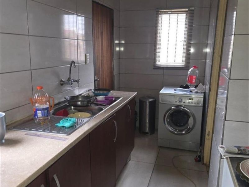 House For Sale in Protea Glen, Soweto - Photo 5