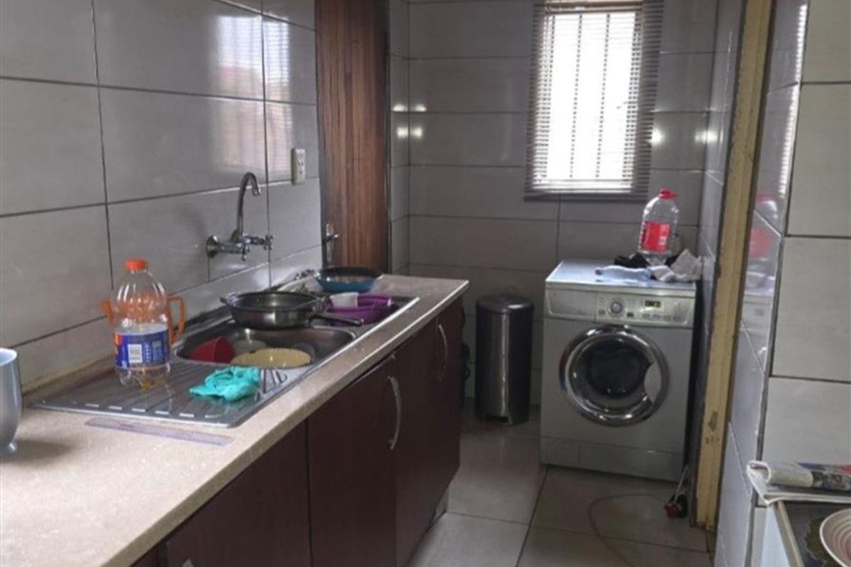 House For Sale in Protea Glen, Soweto - Photo 5