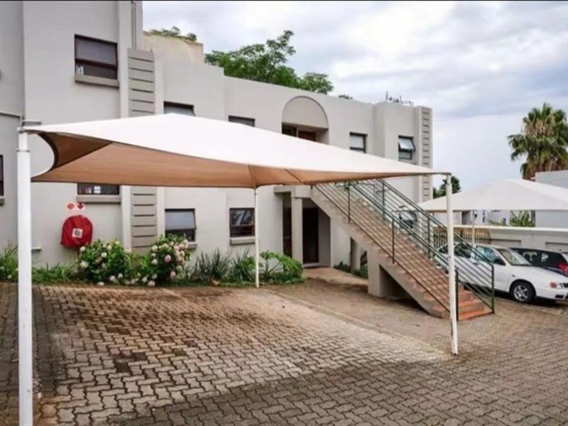 Apartment For Sale in Paulshof, Sandton - Photo 9