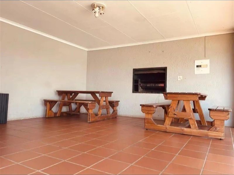 Apartment For Sale in Paulshof, Sandton - Photo 6