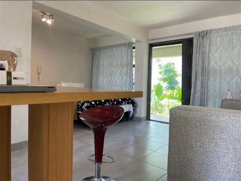 Apartment For Sale in Paulshof, Sandton - Photo 5