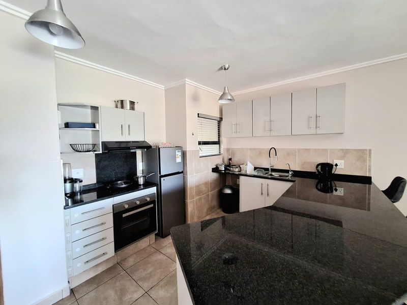 Lock up and go 2 bedroom ground apartment for sale in Palm Lakes - Photo 8