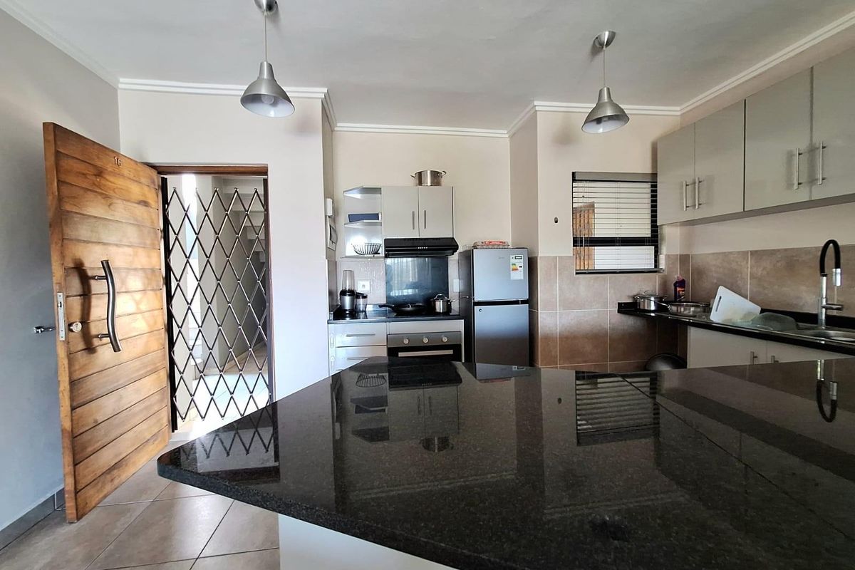 Lock up and go 2 bedroom ground apartment for sale in Palm Lakes - Photo 5