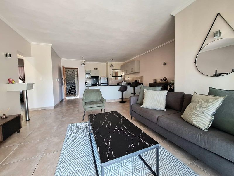 Lock up and go 2 bedroom ground apartment for sale in Palm Lakes - Photo 3