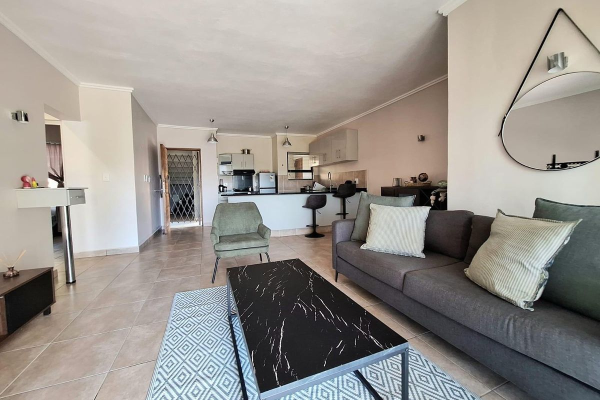 Lock up and go 2 bedroom ground apartment for sale in Palm Lakes - Photo 3