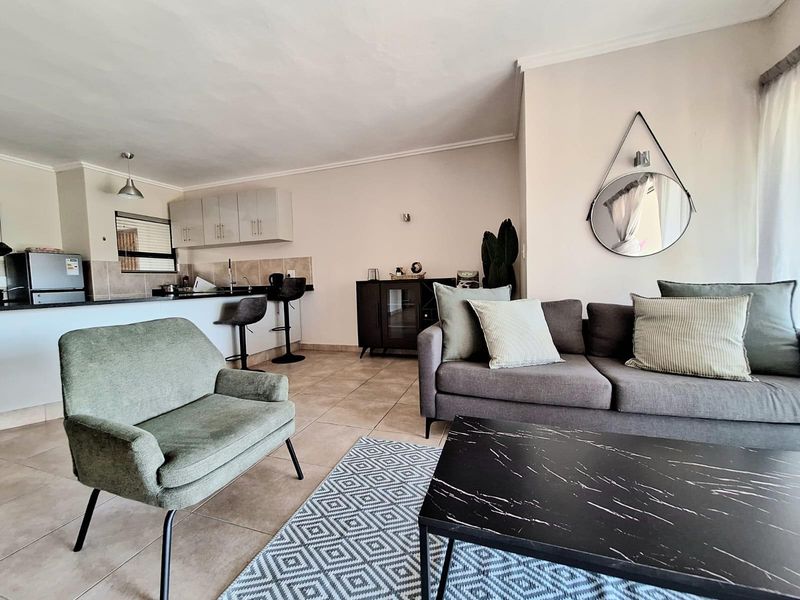 Lock up and go 2 bedroom ground apartment for sale in Palm Lakes - Photo 4