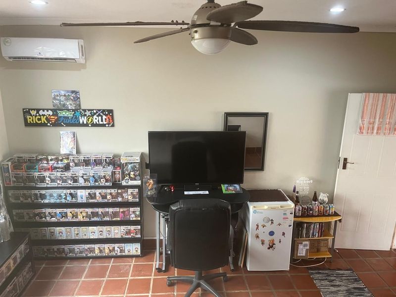 Townhouse For Sale in Panorama Park, Kingsburgh, KwaZulu Natal - Photo 8