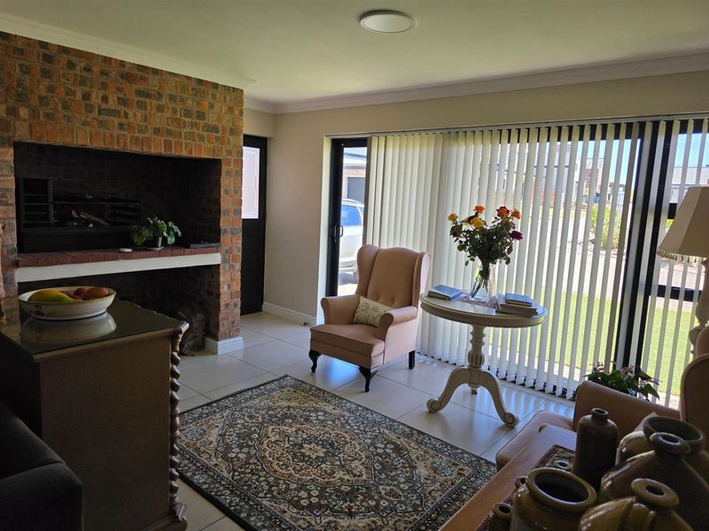 House For Sale in Karookraal Estate, Hartenbos Central - Photo 3