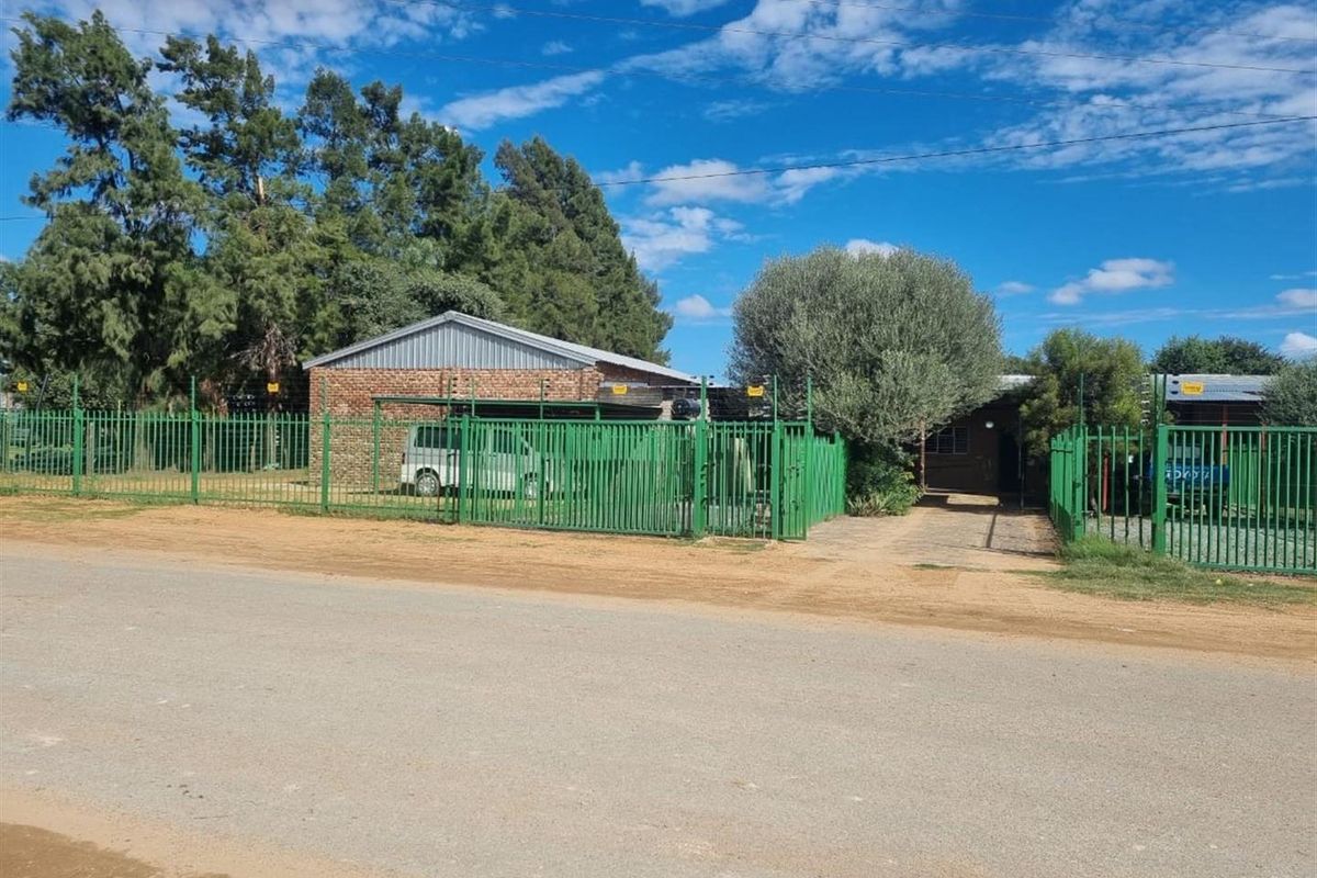 Apartment Block For Sale in Jan Kempdorp - Photo 5