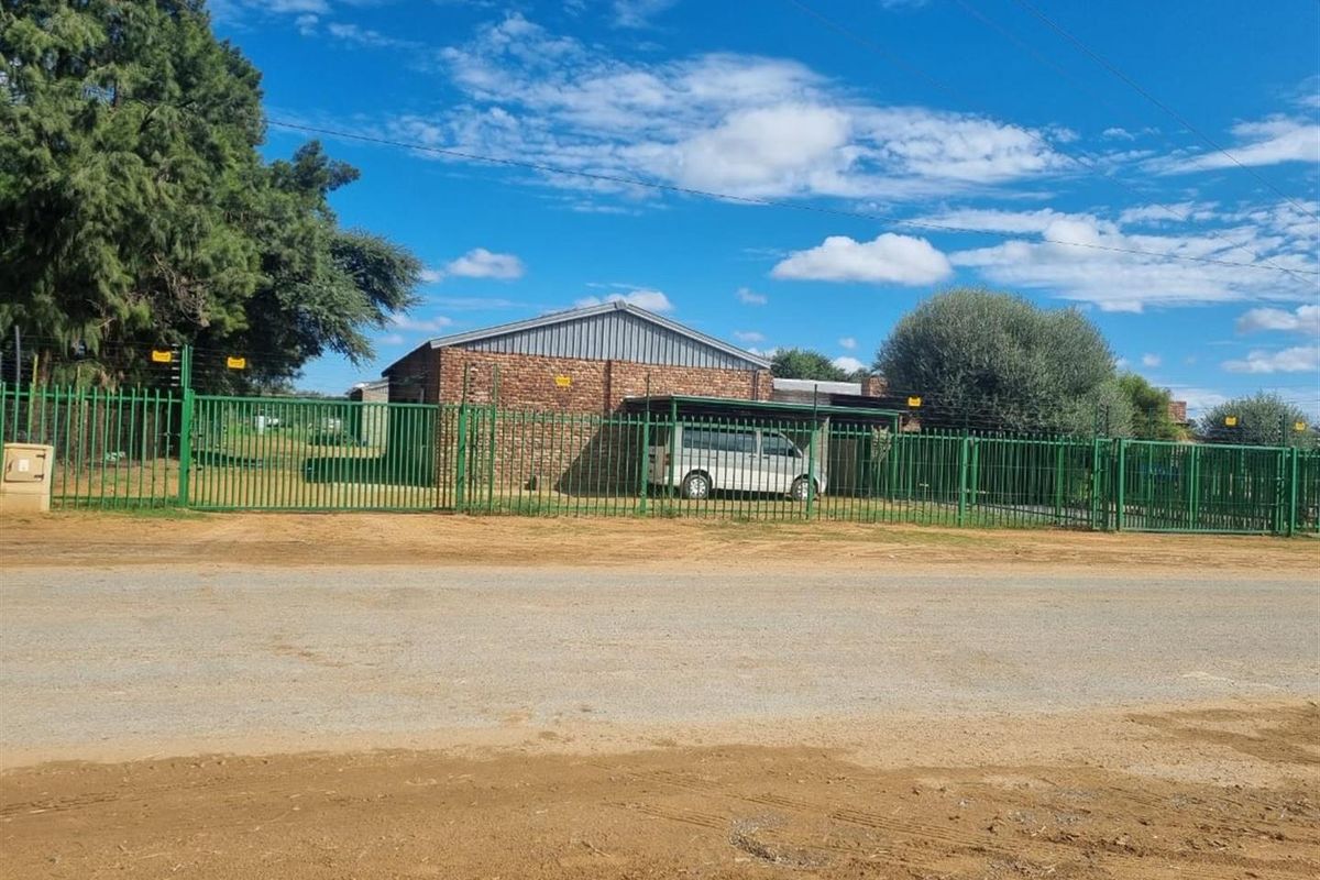 Apartment Block For Sale in Jan Kempdorp - Photo 2