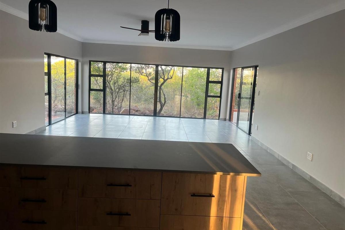 NEW HOME - TRANQUIL BUSHVELD 3 BEDROOM HOME IN VERLOREN ESTATE | 218 M2 | PET FRIENDLY - Photo 4