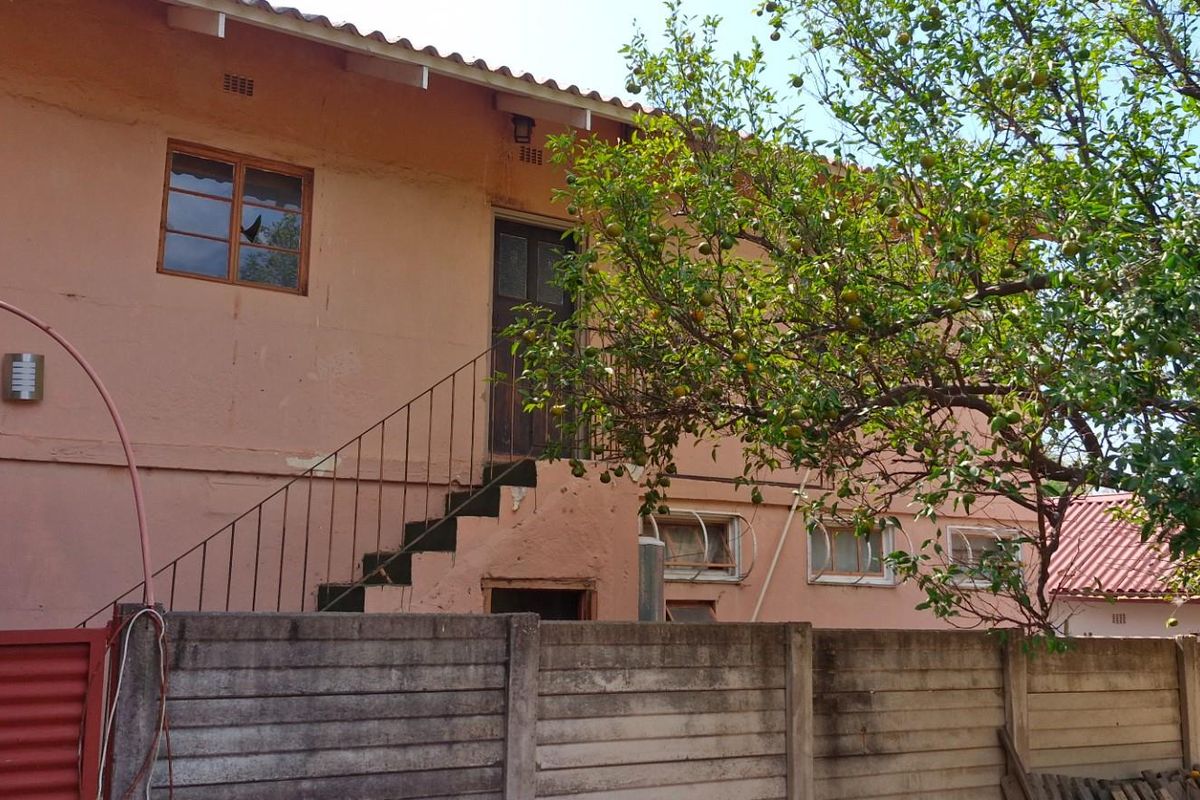 PRICED TO GO FIXER-UPPER WITH GREAT POTENTIAL - Photo 4