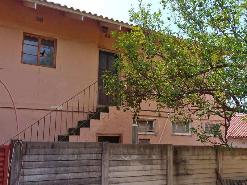 PRICED TO GO FIXER-UPPER WITH GREAT POTENTIAL - Photo 4