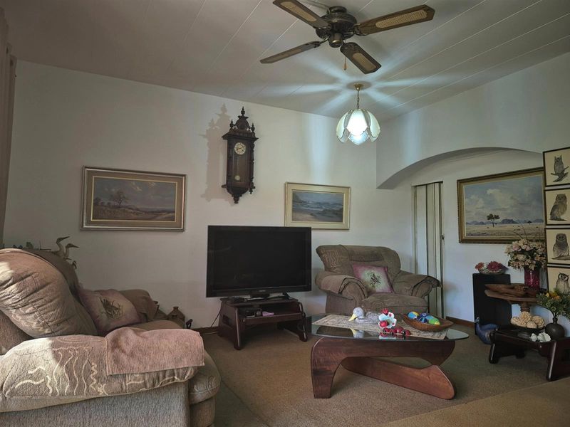 Charming Silverton Townhouse with 3 Bedrooms and a Beautiful Private Garden. - Photo 10