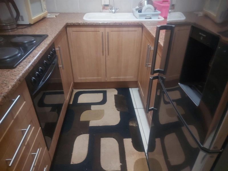 1 Bedroom Apartment for Sale in North Beach, Durban, KwaZulu Natal - Photo 3