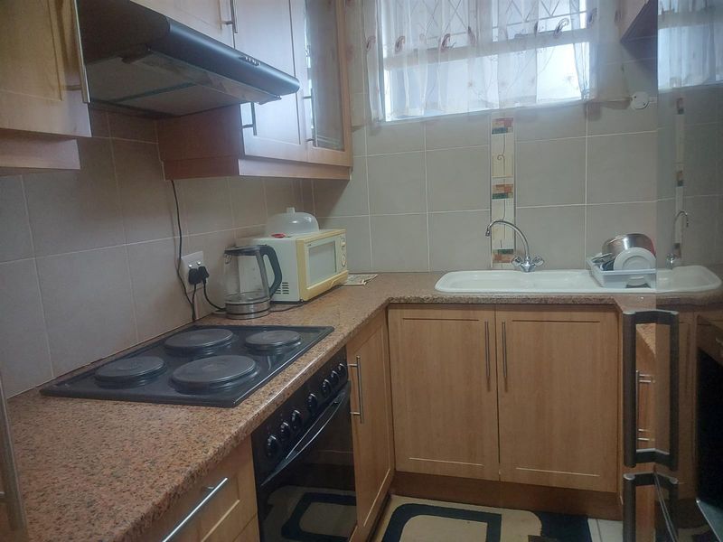 1 Bedroom Apartment for Sale in North Beach, Durban, KwaZulu Natal - Photo 2