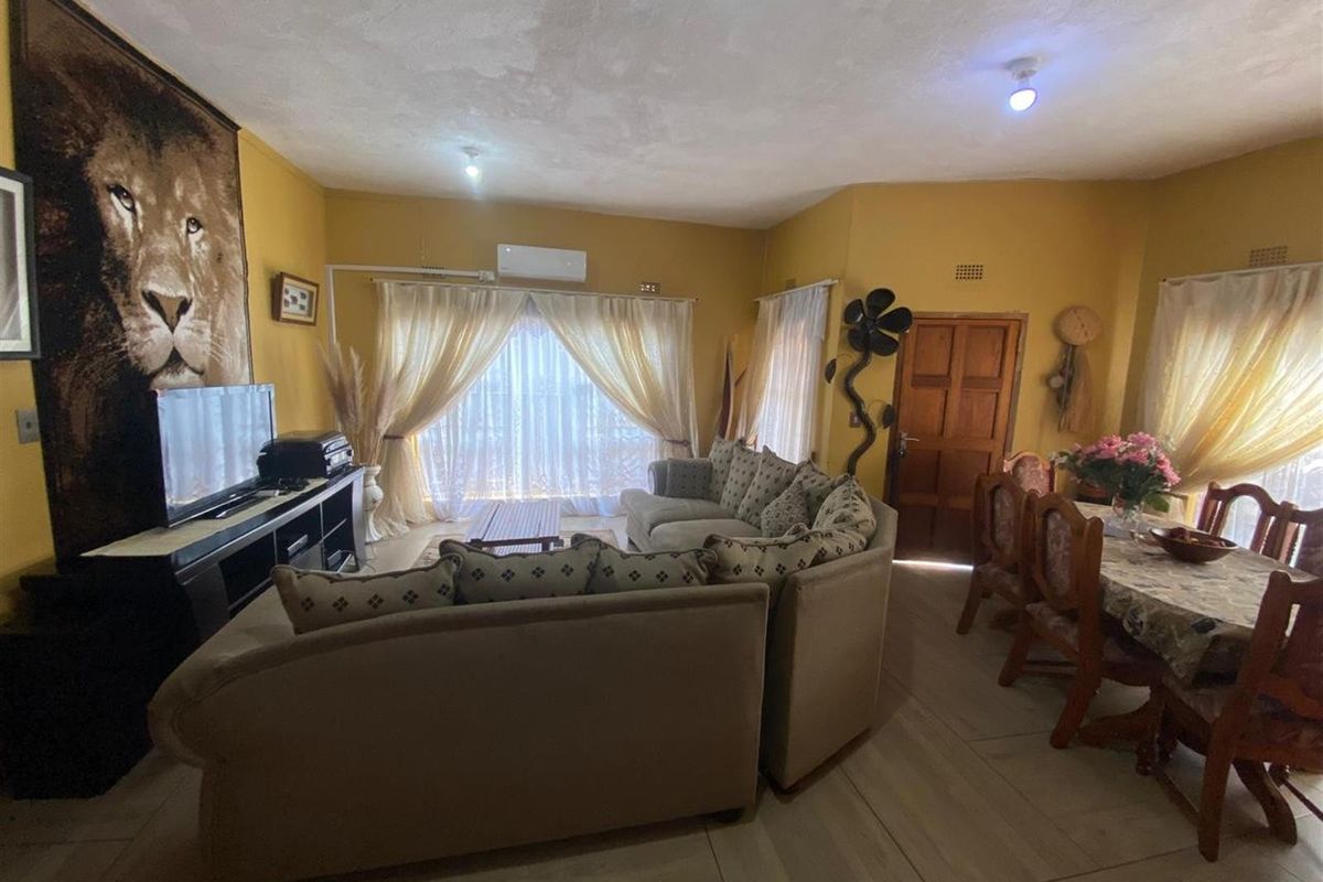 ✨ Spacious Family Home in Hillsview, White River ✨ - Photo 4