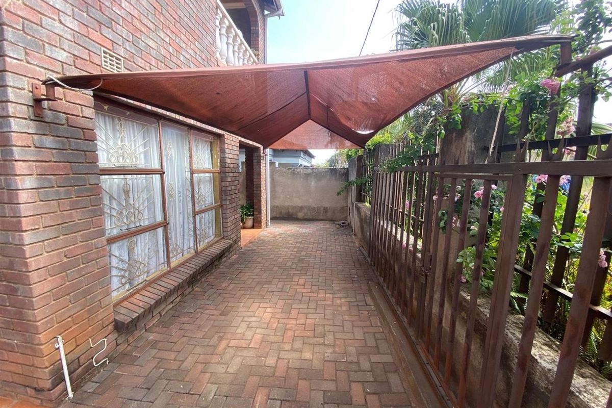 ✨ Spacious Family Home in Hillsview, White River ✨ - Photo 3