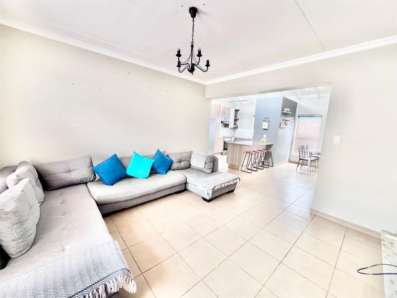 Townhouse For Sale in Summerset, Midrand - Photo 3