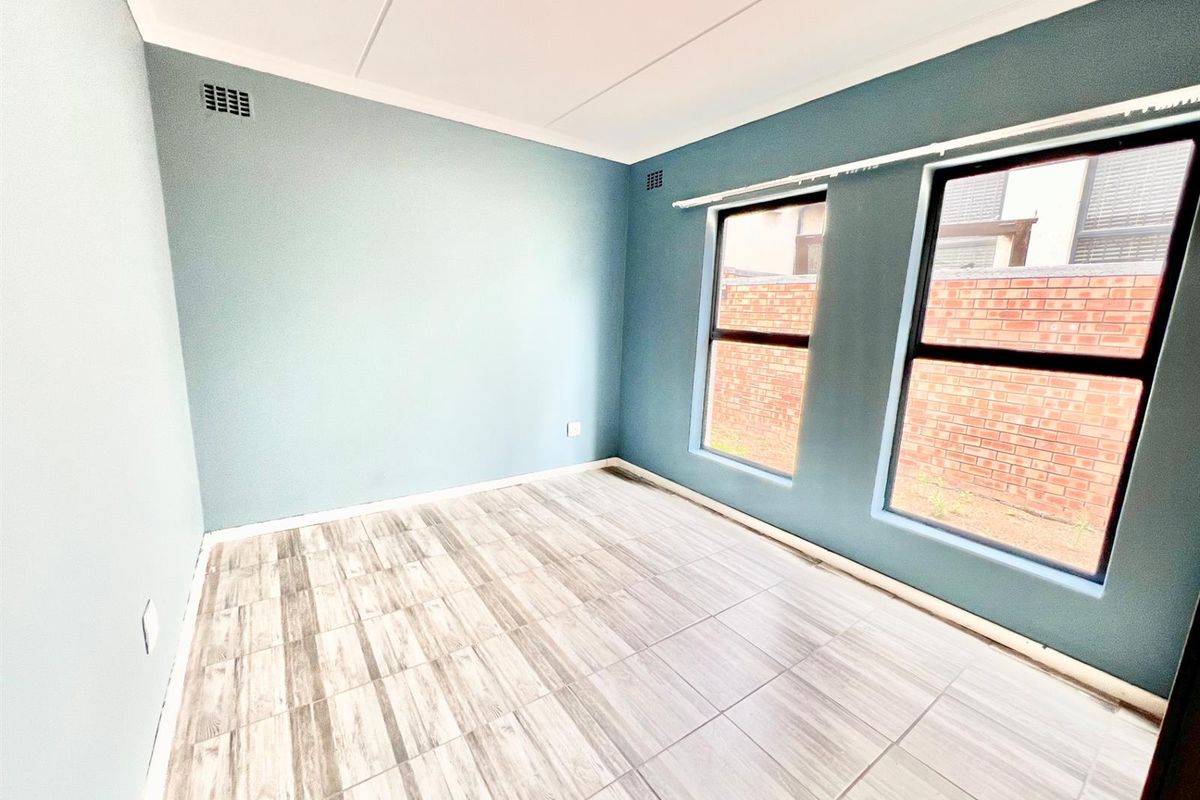 Townhouse For Sale in Summerset, Midrand - Photo 5