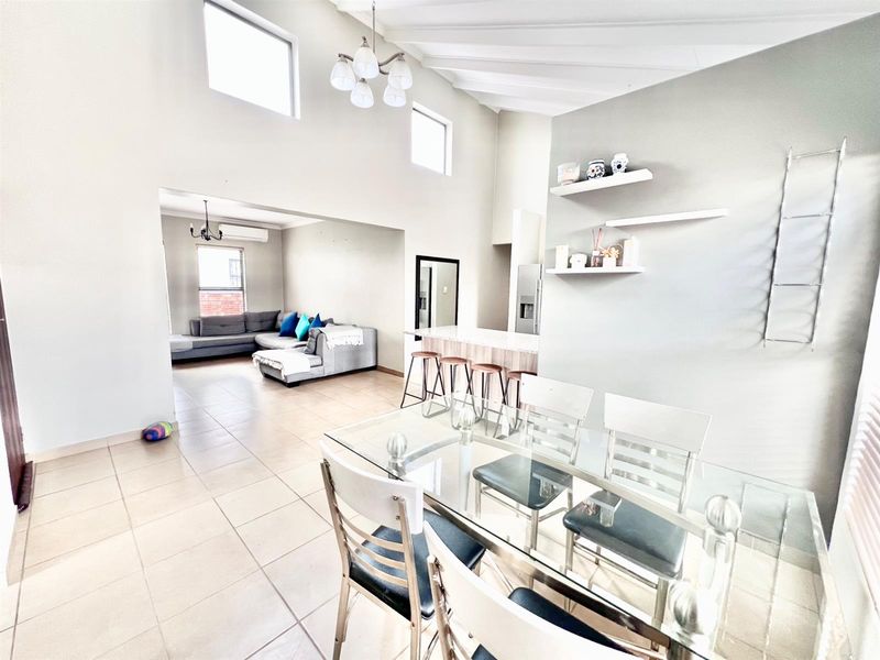 Townhouse For Sale in Summerset, Midrand - Photo 10