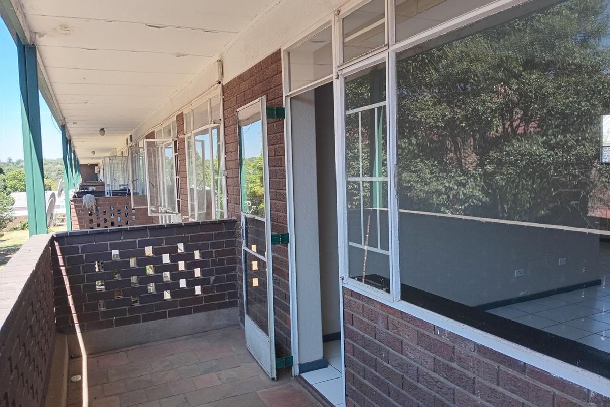 Apartment available in Lyndhurst, Johannesburg - Photo 3