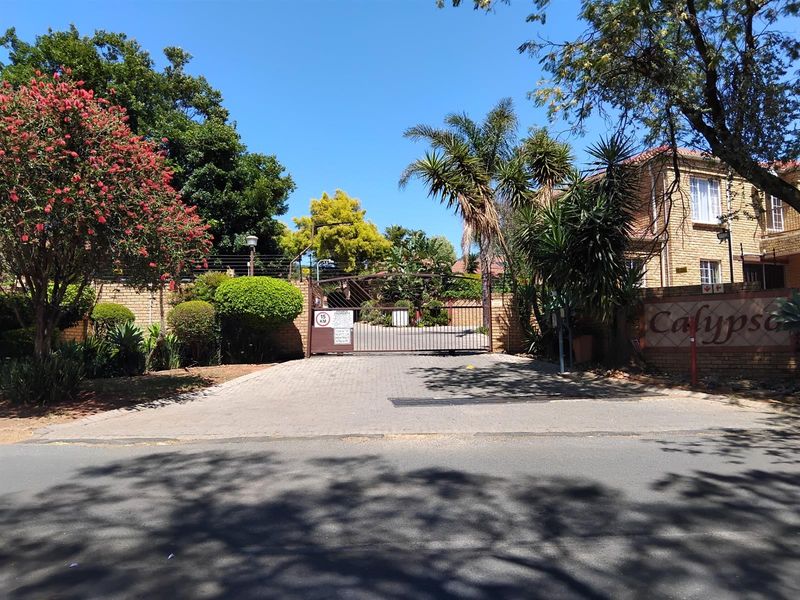 Townhouse for sale. Ruimsig, Roodepoort area. PRICED TO SELL!!!!! - Photo 3