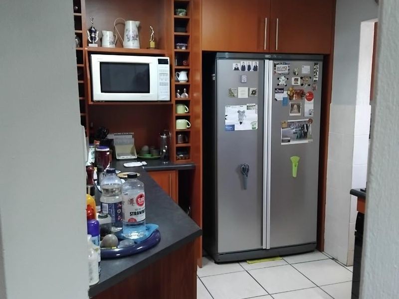 Townhouse for sale. Ruimsig, Roodepoort area. PRICED TO SELL!!!!! - Photo 8