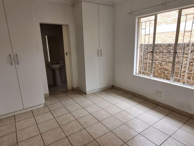 House For Sale in Brentwood Park AH, Kempton Park - Photo 9