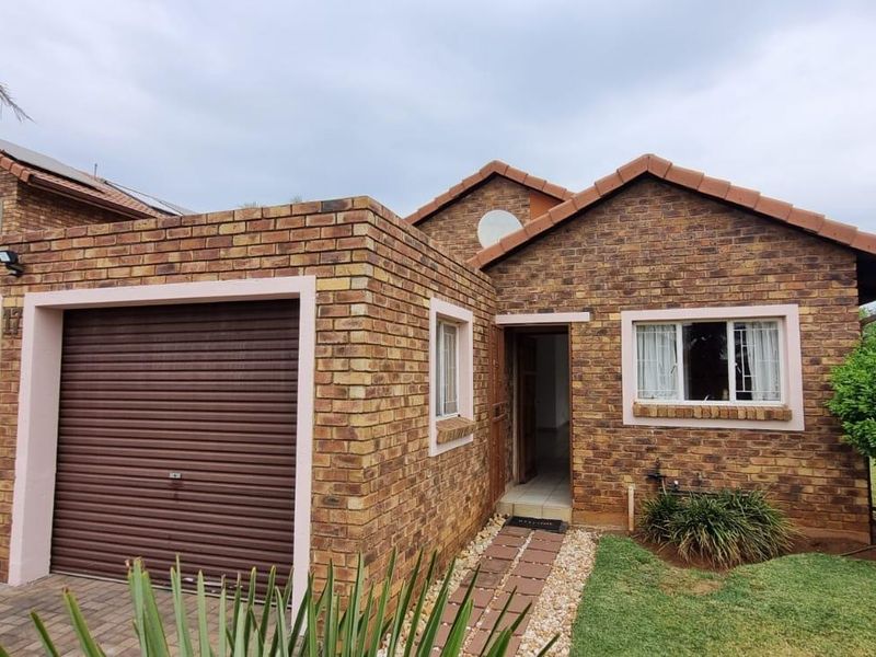 House For Sale in Brentwood Park AH, Kempton Park - Photo 2