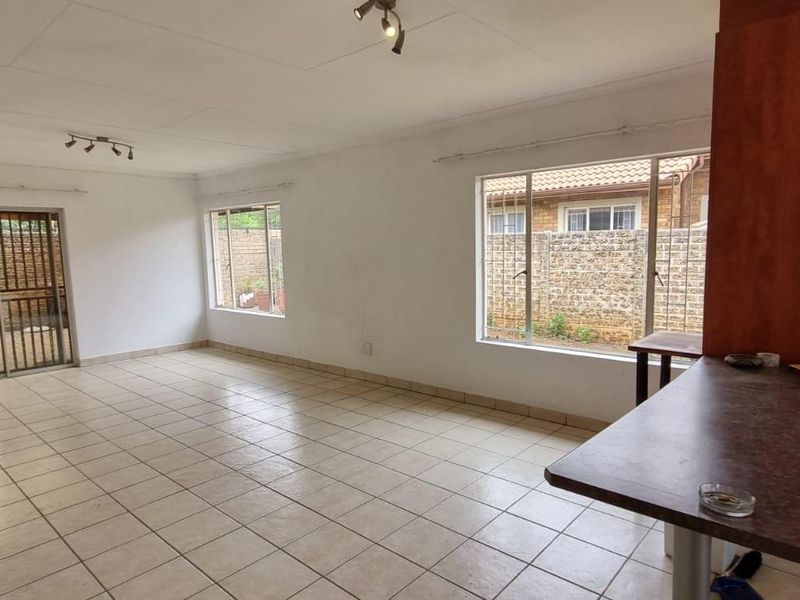 House For Sale in Brentwood Park AH, Kempton Park - Photo 4