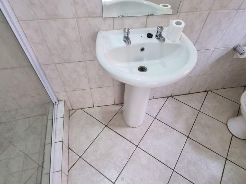 House For Sale in Brentwood Park AH, Kempton Park - Photo 10