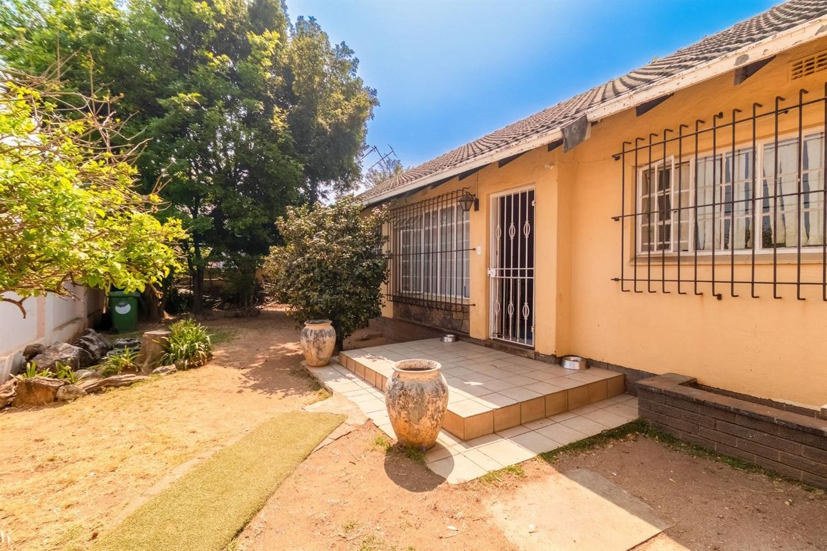 House For Sale in Parkmore, Sandton - Photo 2