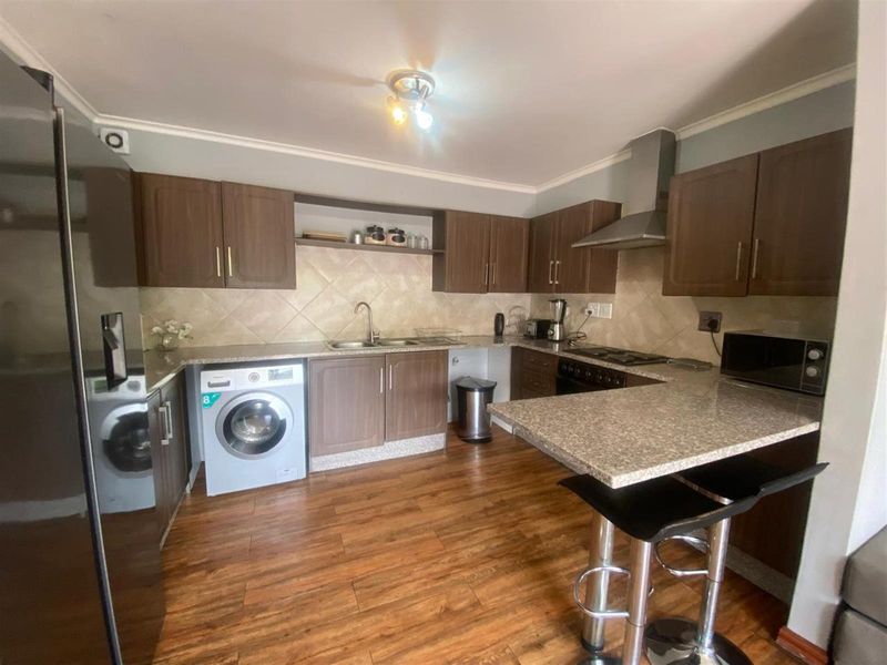 Townhouse For Sale in Ferndale, Randburg - Photo 7